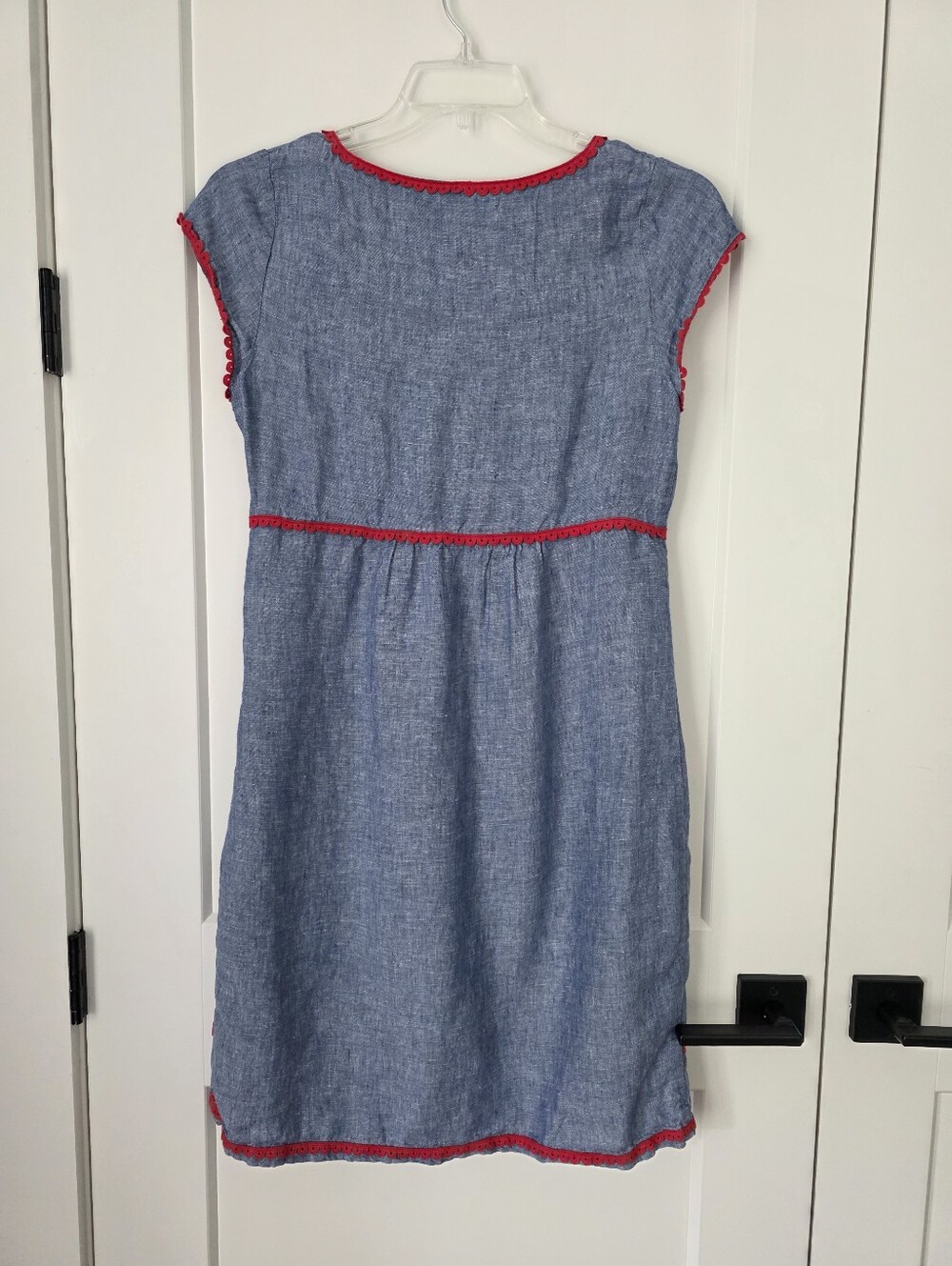 Boden Chambrey Linen Blue Embroidered Shift Dress with Red Floral Accents US 4 - Picture 10 of 16